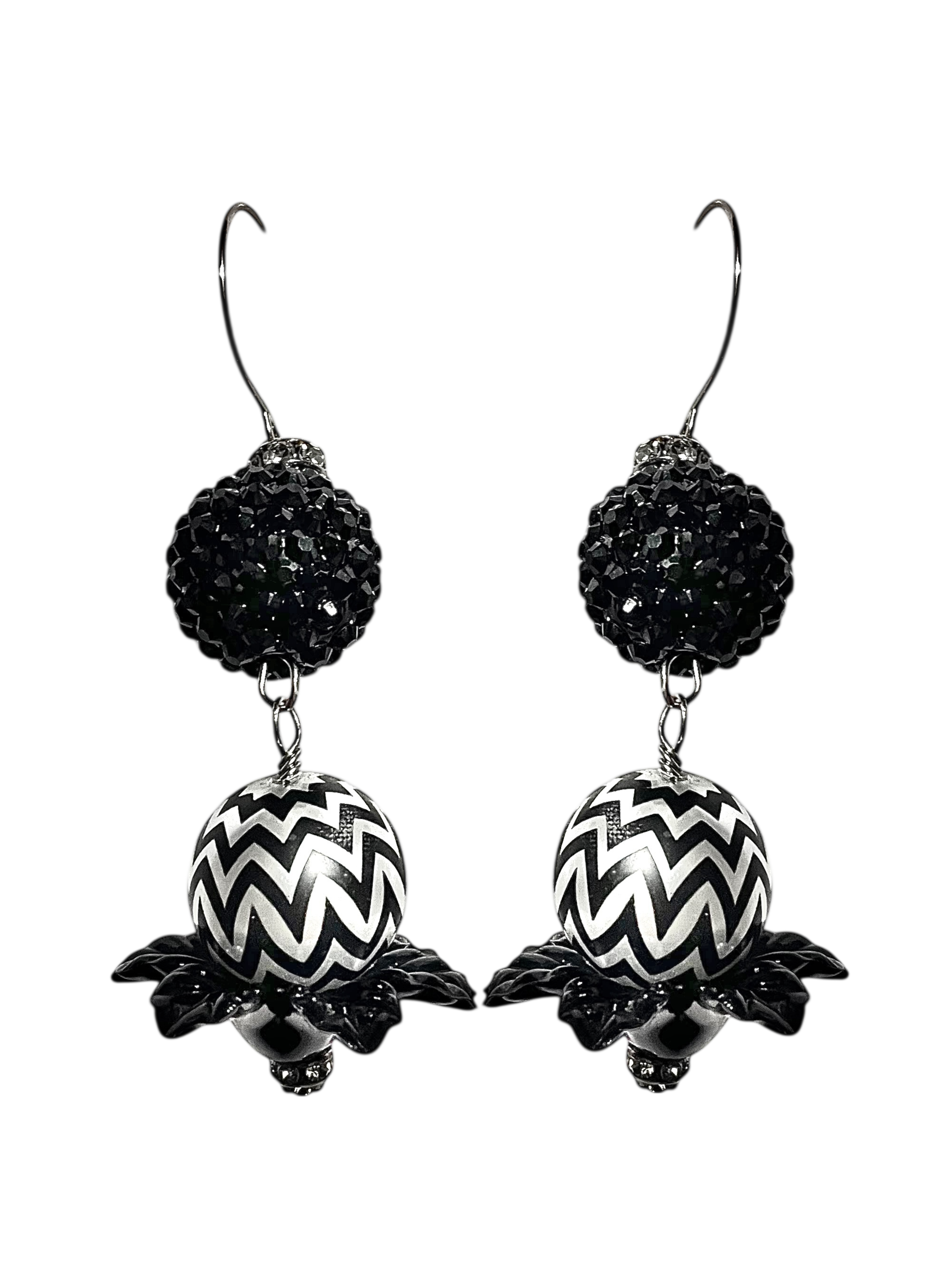 Black and White Flower Earrings image 0