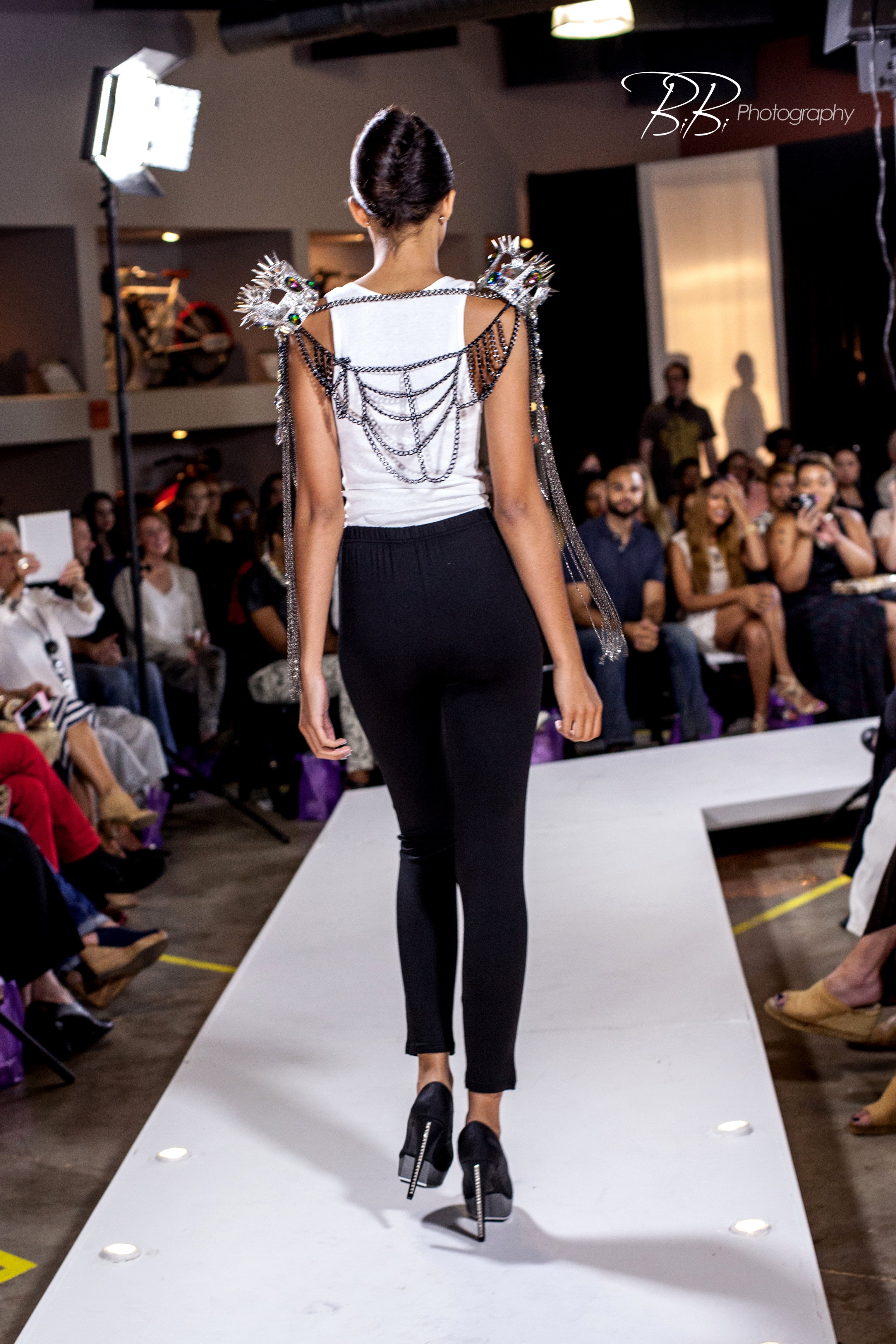 Crowned Shoulder Piece image 5