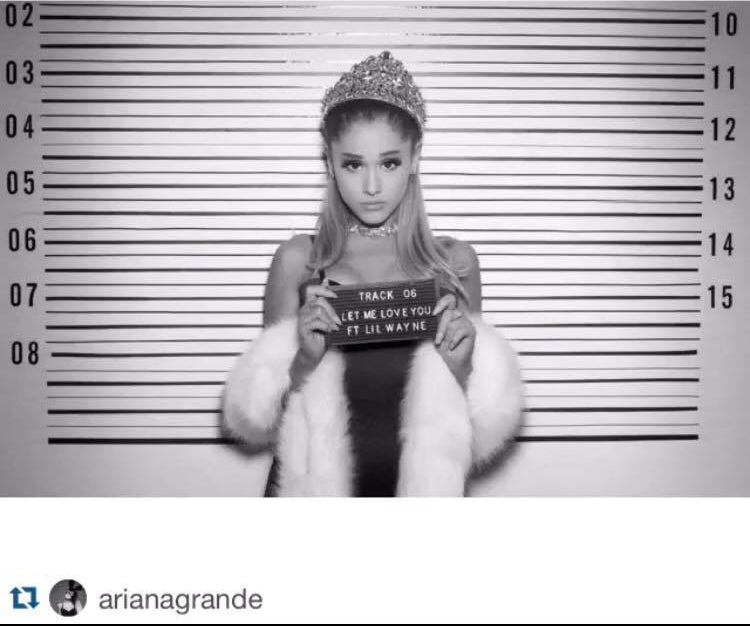 Ariana Grande Gold Pointed Crown image 0