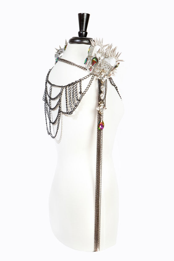 Crowned Shoulder Piece image 1